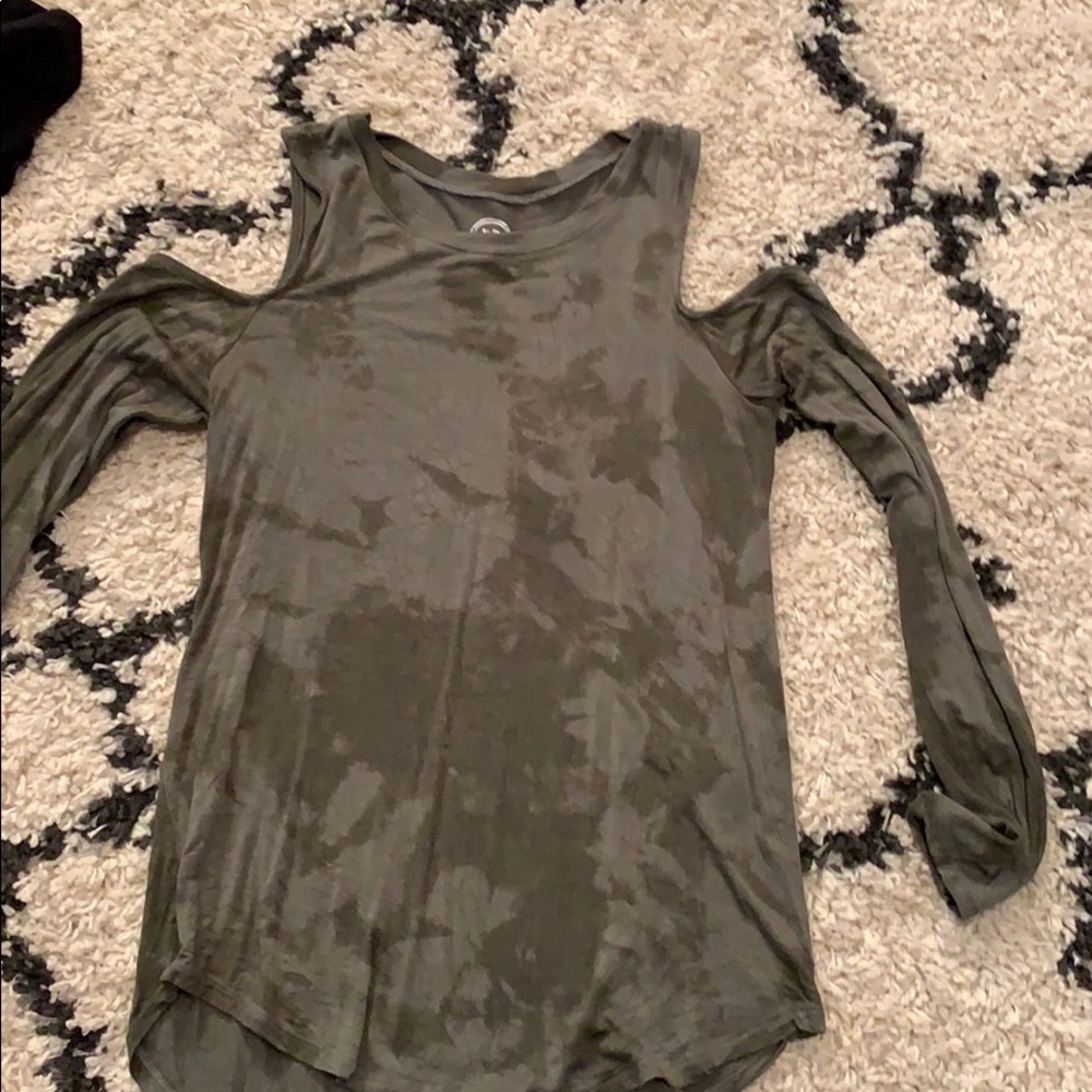 Cold shoulder top